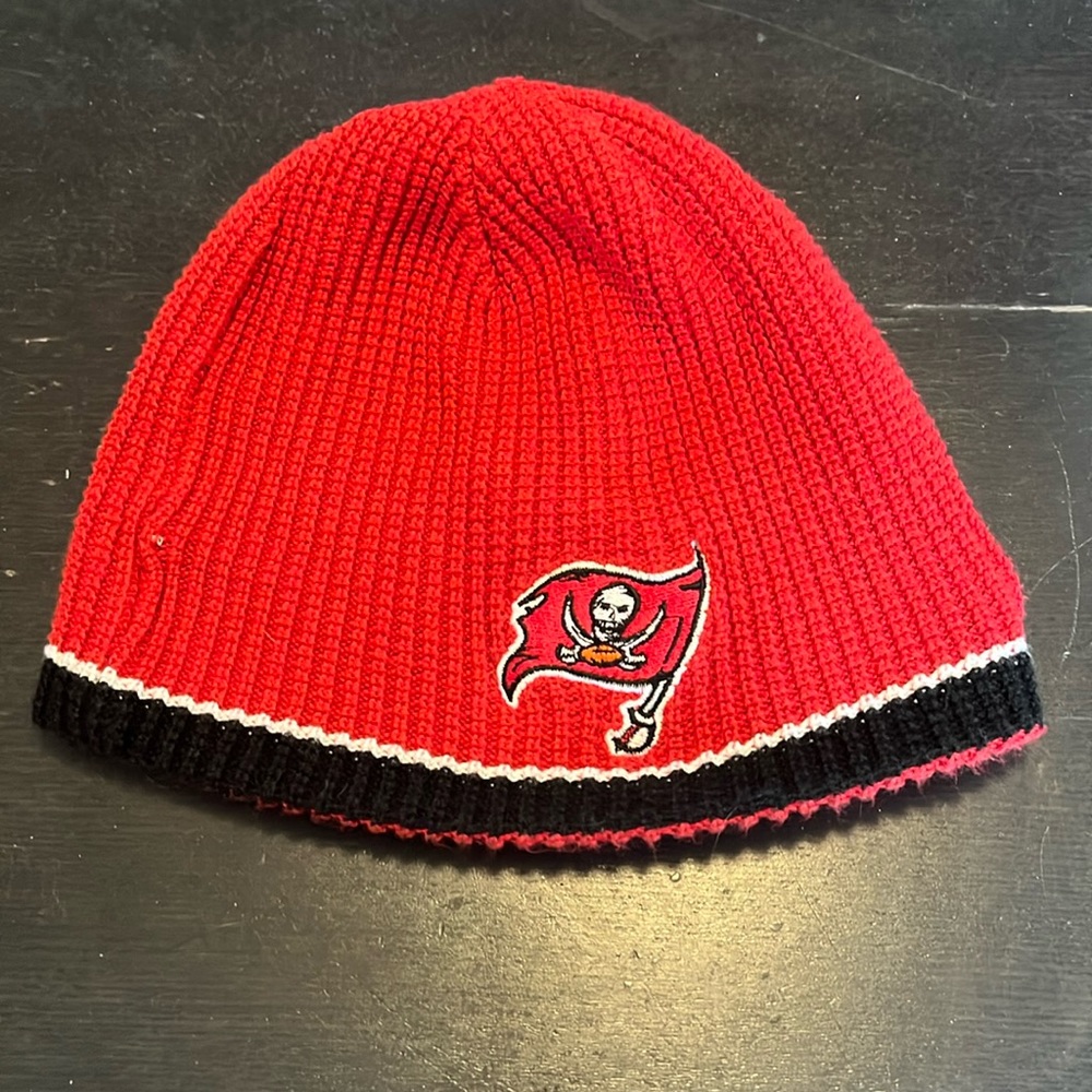 Reversible TB Buccaneers hat. Reebok. Good preowned condition.